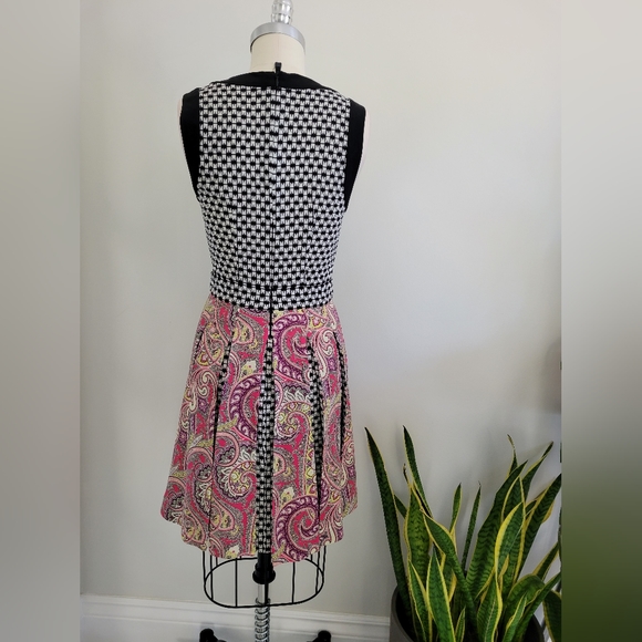 ETRO black, white and colourful patterned pleated dress - Picture 4 of 9